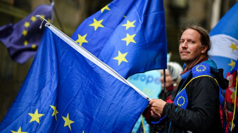 Заплахата от "твърд" изход от ЕС все още не е преминала напълно