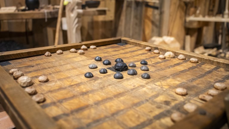 Викингите са обичали настолни игри, включително подобна на шах игра, известна като Tafl.