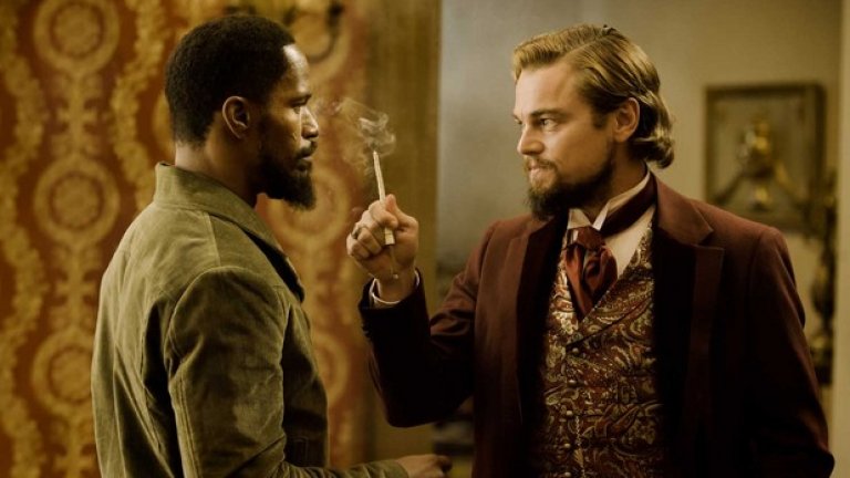 7. "Джанго без окови" (Django Unchained, 2012)
Като чаровен и брутален притежател на роби, Ди Каприо размахва дълго цигаре и вее дълга коса. Калвин Кенди е героят в епоса на тема робство на Куентин Тарантино. Умението да изграждаш персонажи, които са едновременно садистични гадняри и чаровни умници - е присъщо само на най-добрите. Ди Каприо заслужаваше "Оскар" и за тази роля, наистина. Поредният пропуснат шанс.