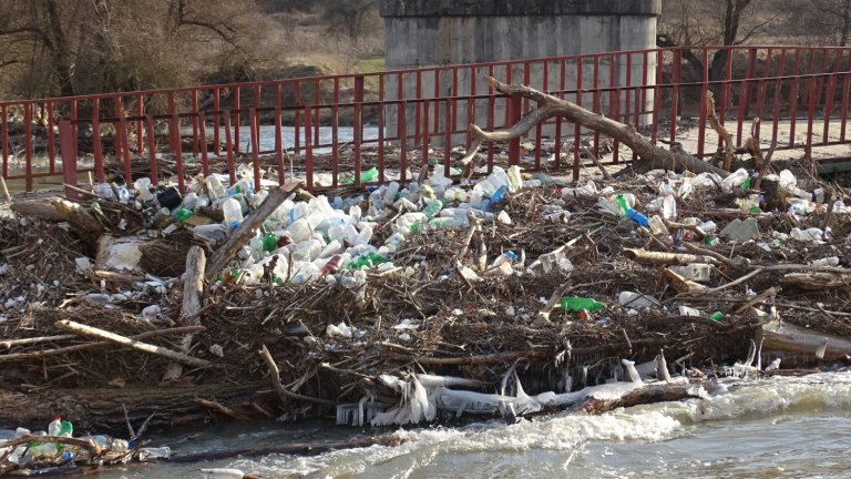 "Тук фас, там хартийка" е практика, която трябва да се излекува