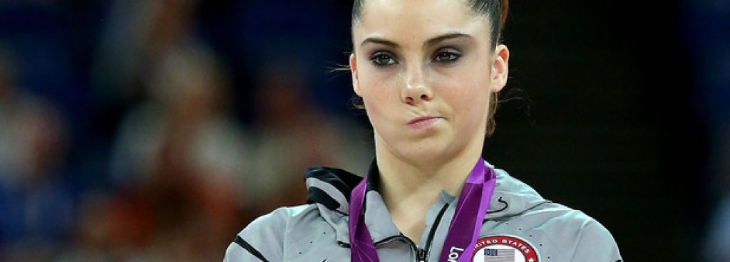 Мароуни стана световноизвестна след тази снимка, на която е наградена със сребърния медал на прескок на Игрите в Лондон през 2012-а, но съвсем не изглежда доволна