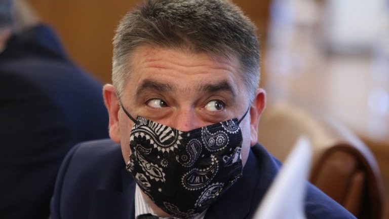 Това важи и за останалите членове на кабинета