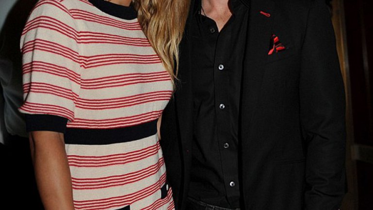 Каролине и Рори вече са сгодени, а пръстенът пасна на ръката на датската тенис принцеса на борда на яхта в пристанището на Сидни.