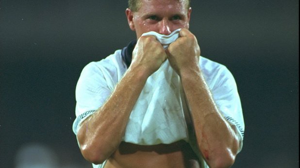 Пол Гаскойн плаче след отпадането на Англия след дузпи от Германия на полуфинала на Мондиал`90