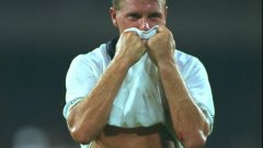 Пол Гаскойн плаче след отпадането на Англия след дузпи от Германия на полуфинала на Мондиал`90