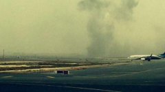 Дубайското правителство обяви, че всички пътници са евакуирани и са в безопасност и към момента няма данни за пострадали.

