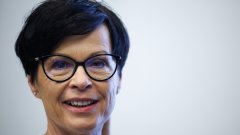Еврокомисарят по разширяването призова македонците да грабнат шанса, който им се дава
