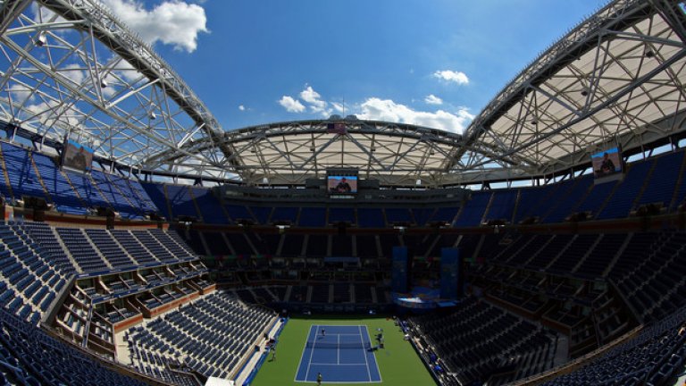 Покривът е готов да се разстели над централния корт. US Open има нова физиономия с него.