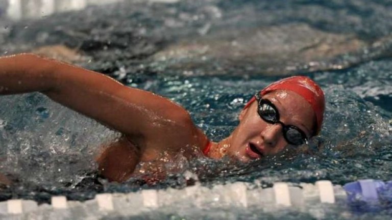 Нина Рангелова остана последна в трета серия на 100 метра свободен стил.