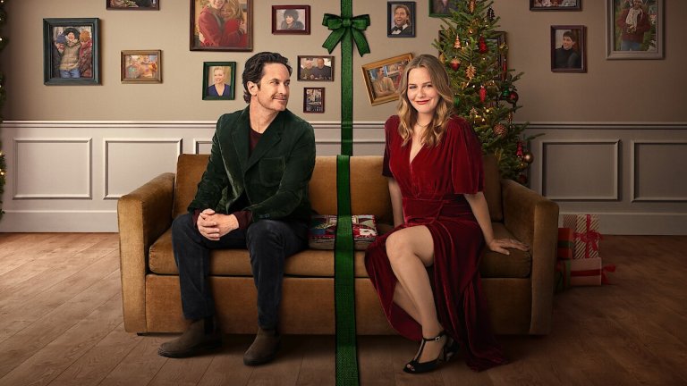 A Merry Little Ex-Mas

Премиера: 12 ноември

Къде: в Netflix

Наскоро разведената Кейт (Алисия Силвърстоун) мечтае за последна перфектна семейна Коледа, преди да продаде къщата си. Но плановете ѝ се разпадат по възможно най-комичния начин, когато бившият ѝ съпруг Евърет (Оливър Хъдсън) изненадващо се появява с новата си, по-млада и успешна приятелка.