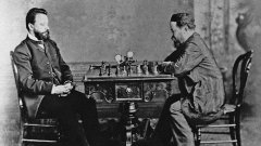 Вилхем Щайнц (вдясно) е първият официален световен шампион по шахмат.