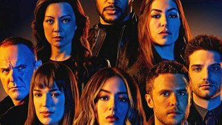 Агентите на Щ.И.Т. (Agents of S.H.I.E.L.D.)
Сезони: 7
Статус: приключва през 2020 г.
Първият сериал, част от споделената филмова вселена на Marvel, се фокусира не върху известен супергерой, а върху обикновени хора - агенти на тайната шпионска организация, ръководена от Ник Фюри, който трябва да се справят със заплахите "зад кулисите". Фантастичните елементи се трупаха сезон след сезон, а в крайна сметка сериалът се оказа достатъчно гледан, че да се задържи на екран цели седем сезона. Финалът ще видим през 2020 г.
