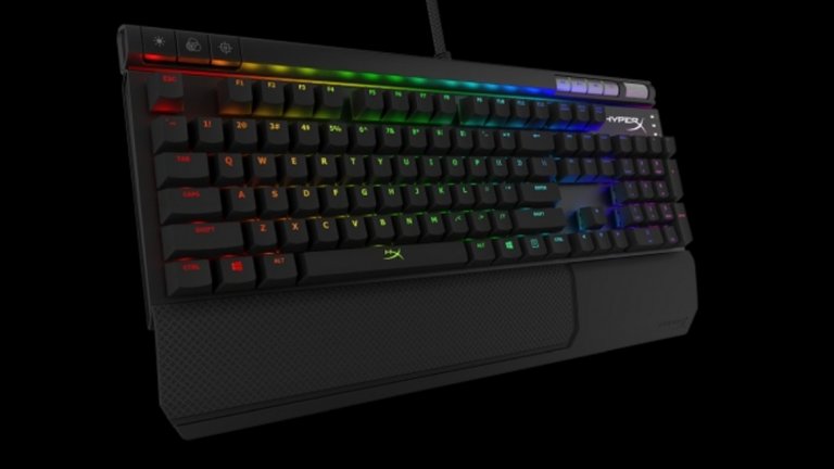 Да заблестиш като... клавиатура

HyperX е компания, която познаваме предимно като производител на памети, но всеки път, когато такъв външен играч навлезе в нишовия пазар на геймърските устройства, трябва да сме готови за изненади. Резултатът в случая е HyperX Alloy RGB - механична клавиатура с екстравагантна LED окраска, която може да бъде програмирана в 16 милиона цветни варианта. Основата на клавиатурата е метална за максимална стабилност, но в същото време размерите й са относително компактни. 

Ако обичате около вас да има светлини и атмосфера, HyperX Alloy RGB е добър начин да го постигнете, при това вероятно на по-приемлива цена от конкурентни модели на Razer. Клавиатурата се очаква през лятото, като засега цената й все още не е фиксирана. Вероятно е тя да бъде около 100 долара.
