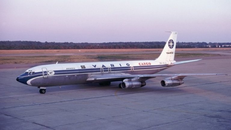 14. Изчезналите картини
На 30 януари 1979 г. от токийското летище Нирата излита товарен Boeing 707 на бразилската авиокомпания Varig. На борда се превозват 154 картини на нашумелия бразилски художник от японски произход Манабу Мабе, които са застраховани за $1,24 млн. (близо $4 млн. днес). 
30 минути след излитането самолетът изчезва от радарите.
Не са открити останки от самолета и шестчленния екипаж. 
Спекулира се за взривна декомпресия на борда, но няма никакви реални доказателства за това. Интересно е, че командирът на полета оцелява при тежка катастрофа шест години по-рано.