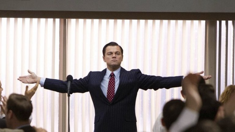 Вълкът от Уолстрийт 
 Биографичният филм за разгулния борсов спекулант Джордан Белфорт на Мартин Скорсезе обра овациите и стана любим на критиката. И макар Леонардо ди Каприо пак да се размина с Оскар, „Вълкът от Уолстрийт“ заслужава почетно място в още една класация – на най-теглените филми. 
 Само за миналата година филмът е пиратиран над 30 милиона пъти. 
 Това е едноличния лидер в класацията, макар че подгласникът "Гравитация" изостава със съвсем малко - 29.3 милиона тегления