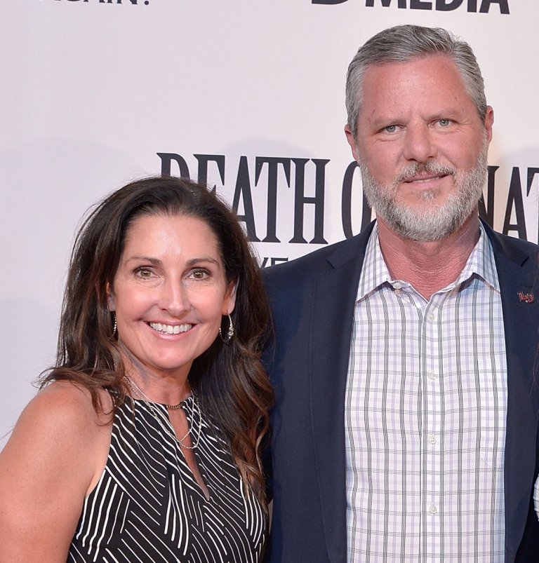 Беки и Джери Фолуел.