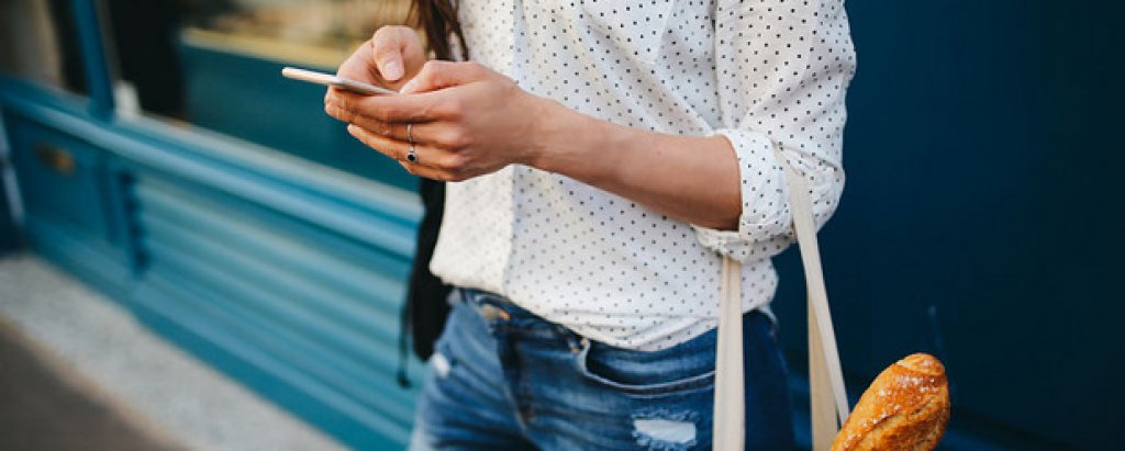 Франция и забраната за носене на панталони
На 17 ноември 1800 г. Франция приема закон, според който жените трябва да получат разрешение от местната полиция, ако желаят да носят панталони или "да се обличат като мъже". Макар че в продължение на десетилетия никой не спазва закона, той остава в сила чак до 2013 г. - 200 години по-късно.