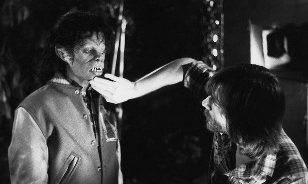 Легендарна снимка, в която Бейкър гримира Майкъл Джексън за клипа към Thriller – едно видео, променило музикалния бизнес завинаги