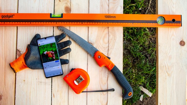 Пълно ревю на един телефон и на една каравана