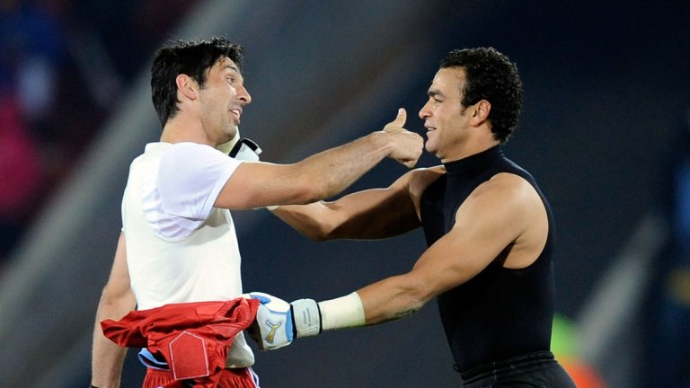 Да, двамата големи са се срещали. Прегръдка между Буфон и Ел-Хадари след мача за Купата на конфедерациите от 2009 г. между Италия и Египет. Тогава Египет спечели с 1:0