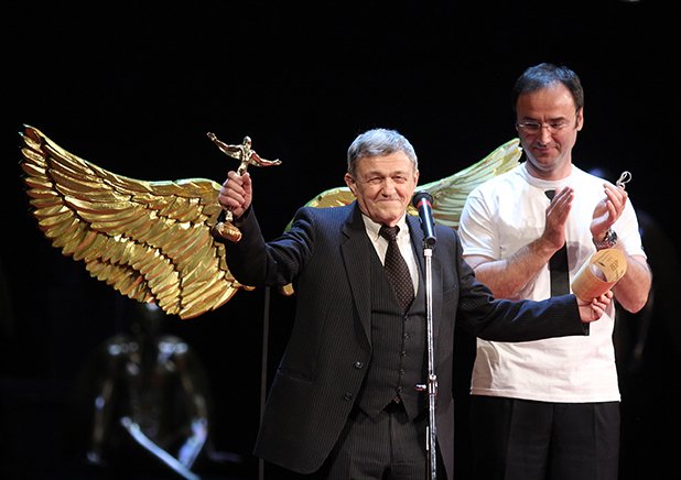 Стефан Мавродиев бе отличен за цялостен принос в театралното изкуство, при това навръх 70-годишнината му 