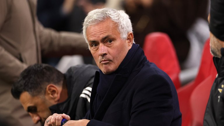 Ултраси на Бенфика атакуваха Моуриньо и отбора на тренировъчната база