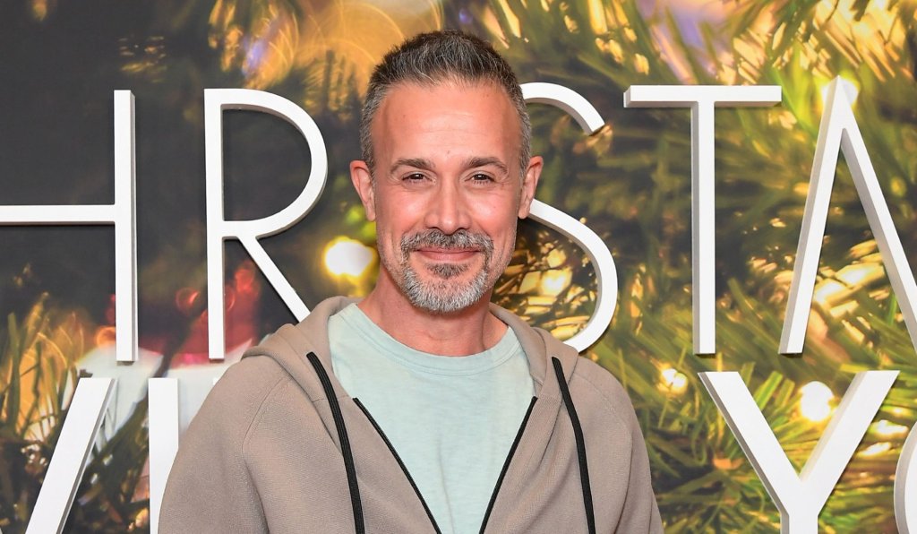 Фреди Принц-Джуниър
Звездата от 90-те ще навърши 50 години на 8 март. Макар че след гръмкия си успех през 90-те той се оттегли от киното, наскоро се завърна на голям екран с продължението на “Знам какво направи миналото лято”.