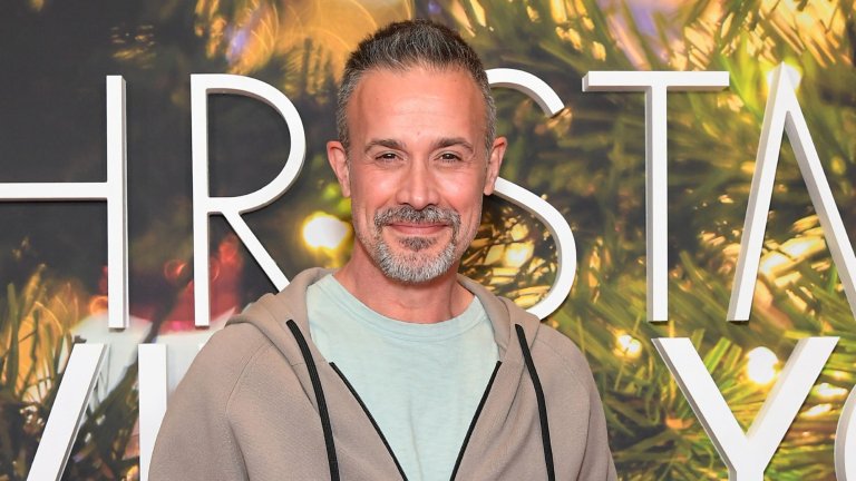 Фреди Принц-Джуниър
Звездата от 90-те ще навърши 50 години на 8 март. Макар че след гръмкия си успех през 90-те той се оттегли от киното, наскоро се завърна на голям екран с продължението на “Знам какво направи миналото лято”.