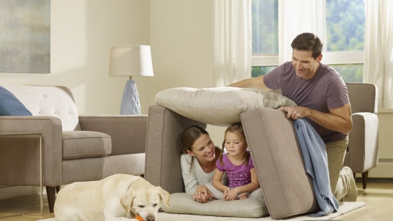 "Принцът и принцесата се оженили и заживели заедно в бит и мръсотия..."