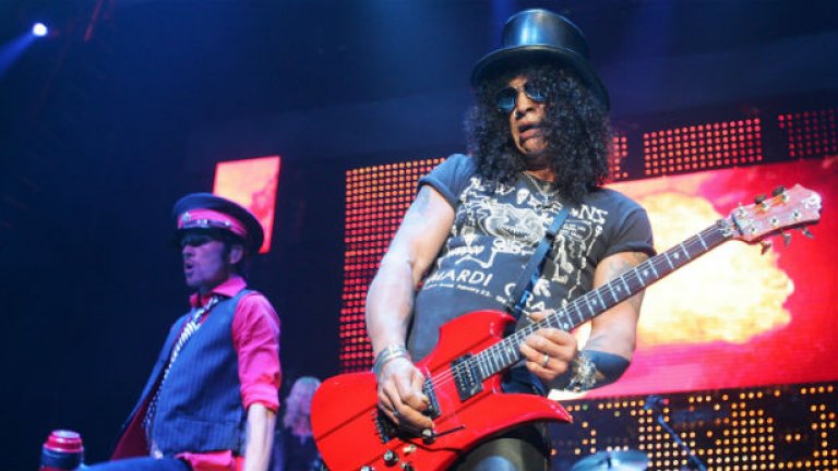 Китаристът на Guns and Roses Слаш става на 50 на 23 юли
