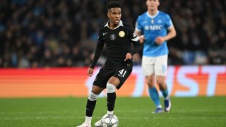 "Естевао преживява труден период"