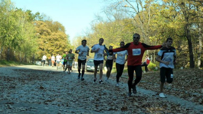 „Бягането е най-естественият и най-евтиният спорт”, казва Еленко Еленков
