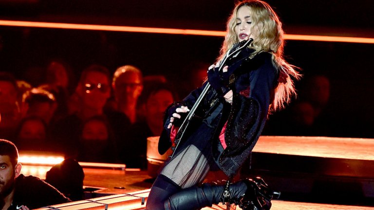 5-минутен newscast: Ще успее ли Мадона да завърши турнето си "Madame X"