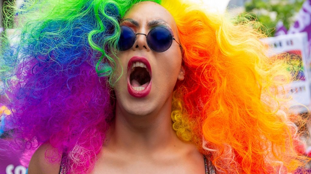 woman-opening-her-mouth-2336840