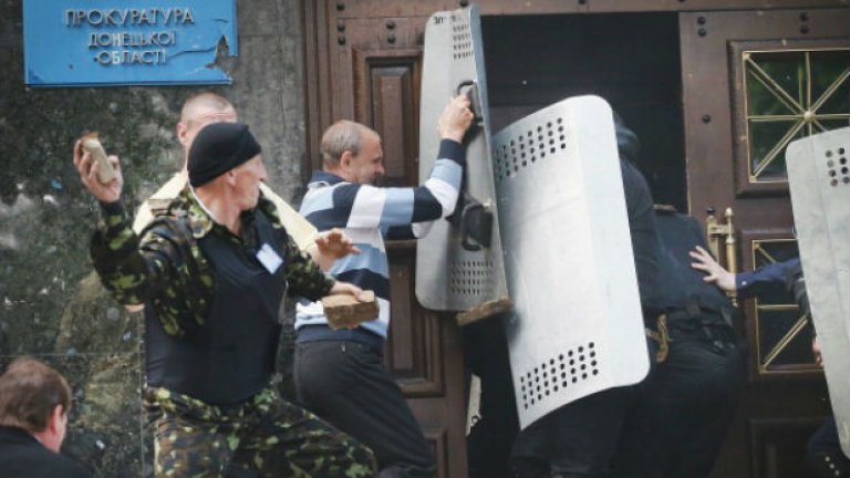 Украинската власт обяви, че за насилието в Одеса са отговорни руските служби за сигурност, за да отклонят вниманието от антитерористичната акция в Славянск