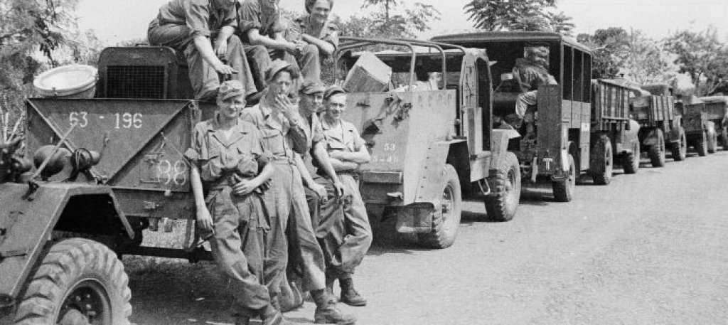 COLLECTIE_TROPENMUSEUM_Militaire_kolonne_tijdens_de_eerste_politionele_actie_TMnr_10029134