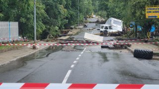 От община Царево обявиха телефон за набиране на доброволци.