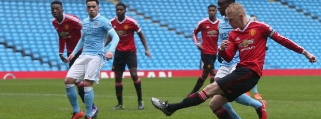 Джеймс Уиър, полузащитник, 20 години
Още един младок, който седна на скамейката на отбора през този сезон. Типичен халф е, но може да играе и като бек.