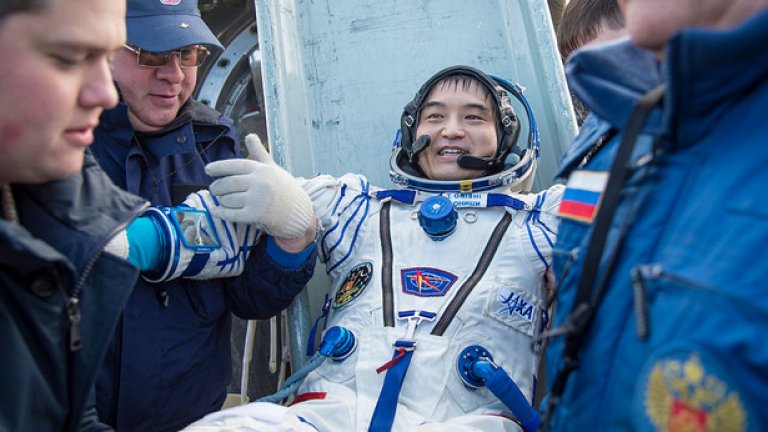 Трима астронавти напуснаха Международната космическа станция