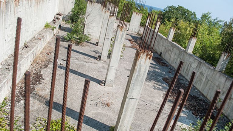 Комплексът е гигантски. В наши дни спокойно можеше да е единствен в района.