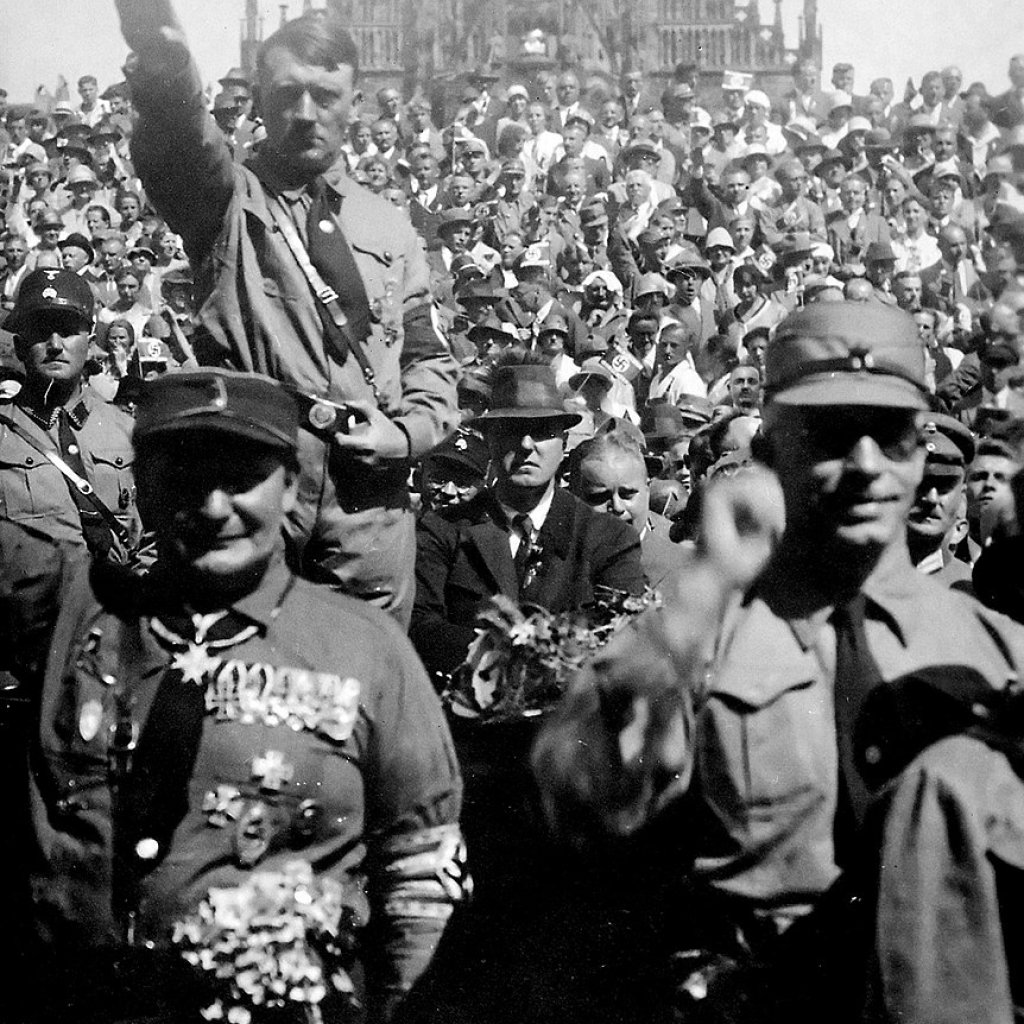 Hitler_1929_crop