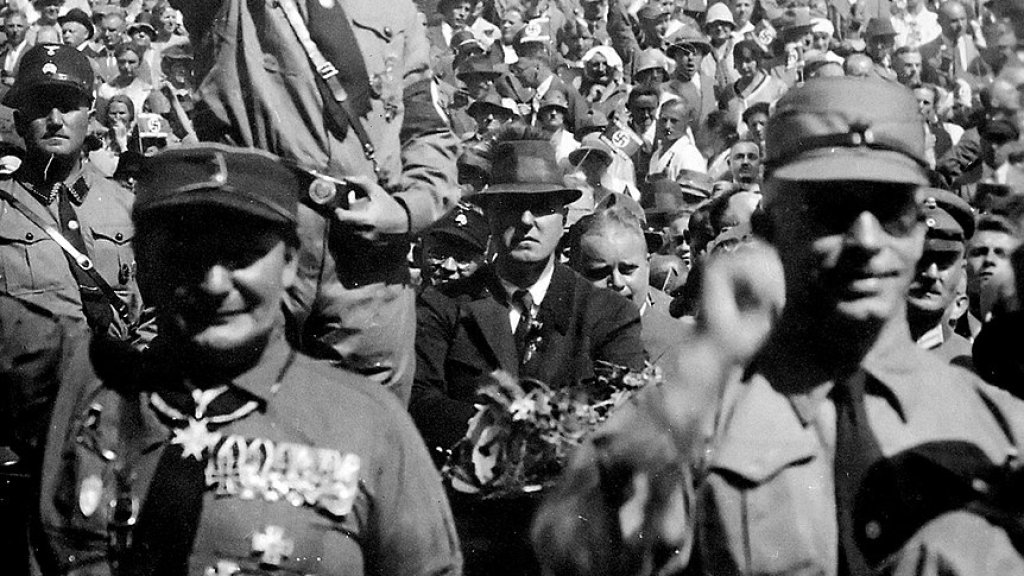 Hitler_1929_crop