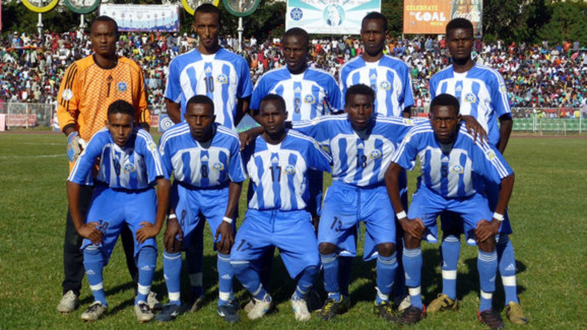 Сомалия - рекордно класиране №165
Като съседите от Еритрея, политическите трудности и тероризмът затрудняват много развитието на футбола в страната. Сомалия няма гол от 2012 г. - 1:5 с Бурунди. След избухването на гражданската война през 90-те, футболът е забранен и Сомалия домакинства в Етиопия и Кения.
