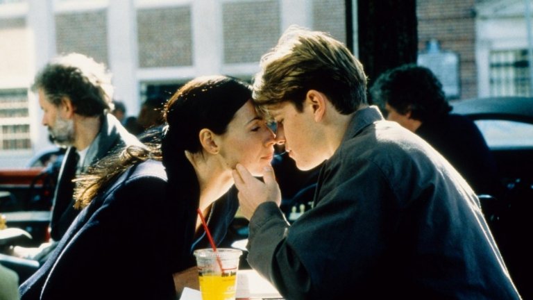 Добрият Уил Хънтинг / Good Will Hunting 
Това е един от първите страхотни филми в дългата кариера на Мат Деймън. Лентата от 1997 г. разказва историята на 20-годишния общ работник Уил Хънтинг, който крие в себе си неразкрит гениален талант на математик. Едва когато попада на сесии при психотерапевта Шон Магуайър (в ролята - Робин Уилямс), Хънтинг успява да преодолее травмите от миналото и да преосмисли живота си. По време на снимките Мат Деймън се влюбва в екранната си партньорка Мини Драйвър, която играе ролята на приятелката на Уил - Скайлър. Филмът излиза по екраните в началото на 1998 г. и се превръща в огромен хит. Двойката Деймън-Драйвър се превръща във фокус на вниманието на всички таблоиди. Вероятно прекаленият публичен интерес е част от причините двамата да се разделят още през април същата година.