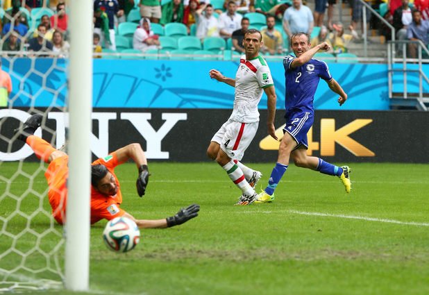 А Босна записа първа победа на световно в дебюта си - 3:1 над Иран.