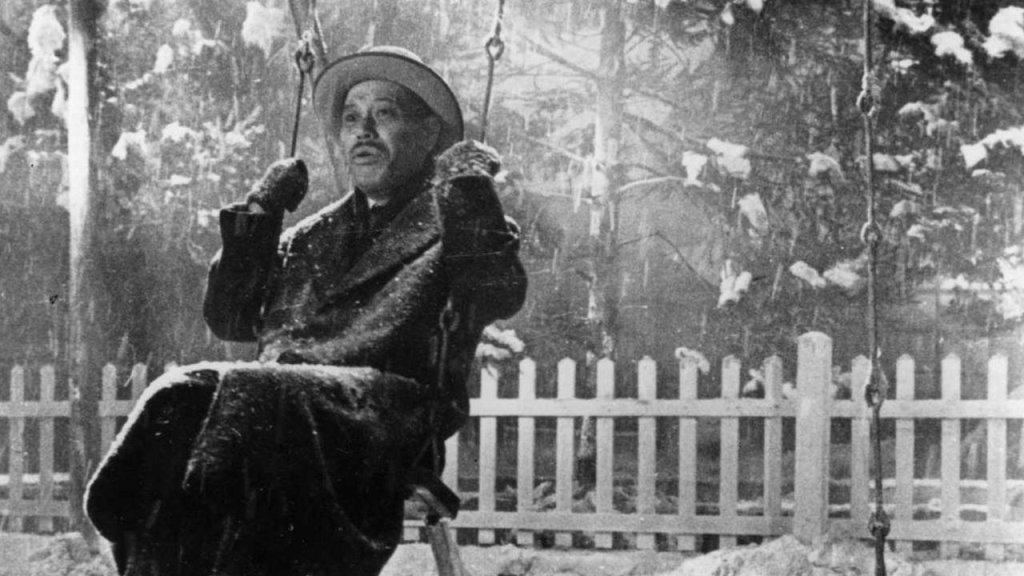 \"Да се живее\" (Ikiru, 1952)
Акира Куросава е задължителен за всеки киноман. Изобщо за всеки, но нека не задълбаваме. Един от най-влиятелните творци в цялата история на киното, японецът, който създава Seven Samurai, Ran, Rashomon, Throne of Blood. Е