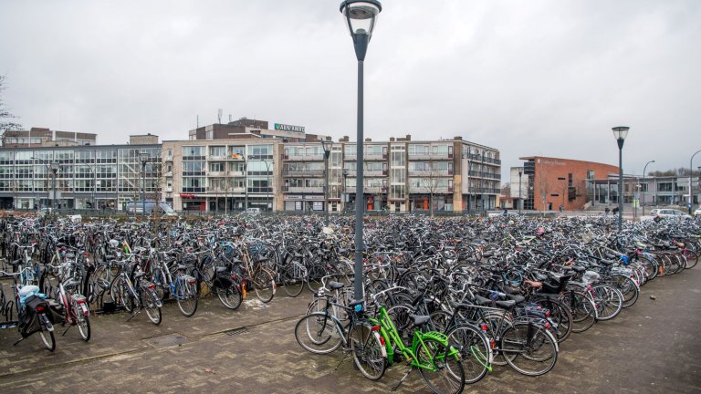 Освен велоалеи, паркингите за колелета също са част от задължителната инфраструктура.