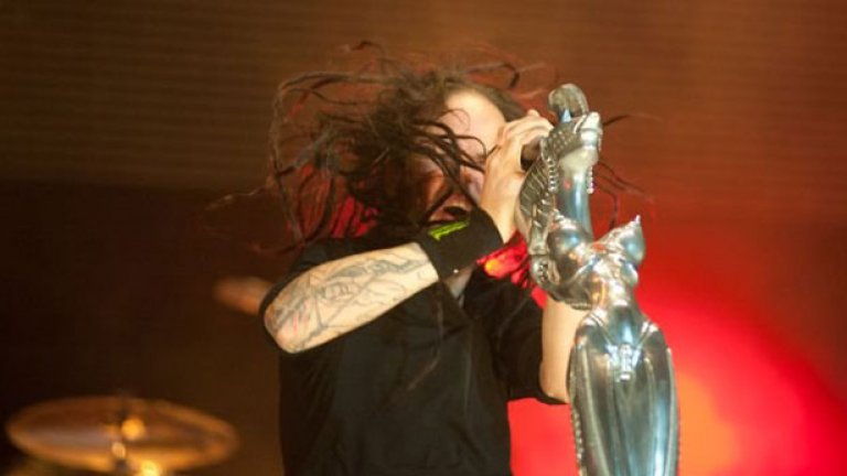 Заслужава си да гледаш Korn на живо!