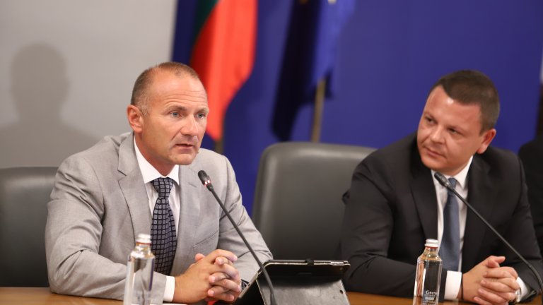 Според енергийния министър Росен Христов ситуацията е такава, че е "неизбежно да не се преговаря с "Газпром експорт" за възобновяване на доставките на газ по текущия договор"