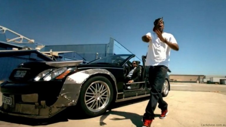 Джей Зи, Maybach Exelero – 8 милиона долара
Създаденият по поръчка на компанията за автомобилни гуми Fulda прототип на Maybach е пряко свързан с Mercedes SLR McLaren. Но разликата е, че тук става въпрос за единична бройка. Автомобилът е с двигател V12 с две турбини и мощност 700 конски сили.
Според първоначалните данни колата е била купена първо от рапъра Бърдман, а след това от Джей Зи, но все още няма потвърждение на тази информация. Автомобилът се появява в клипа на Джей Зи „Lost One”.